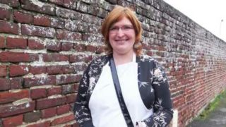 Jacquieetmicheltv – Angélique, 42ans, bouchère à Domerat (03) !