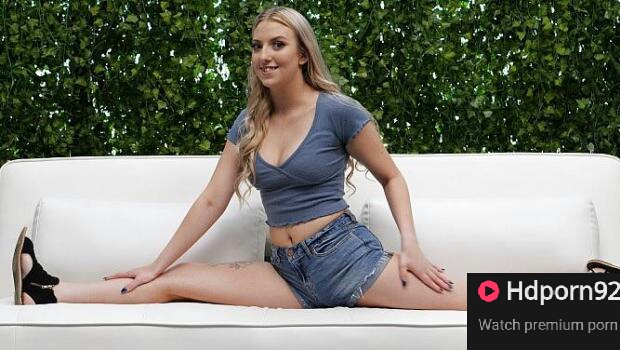 Casting Couch HD – Miley – Gymnast Tries Out