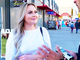 jacquieetmicheltv – Britney, 24, under the Californian sun!