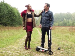 jacquieetmicheltv – Outdoor sex for Lucie, 24 years old!