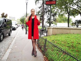 jacquieetmicheltv – Parisian stroll for the beautiful Tina…