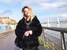 jacquieetmicheltv – Lily, 30, fucks at Candy in Bordeaux!