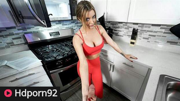 PervMom – Linzee Ryder – She Dreams About Me