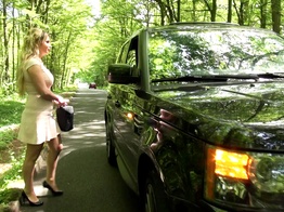 jacquieetmicheltv – In the woods of lust with Emma, 28 years old!
