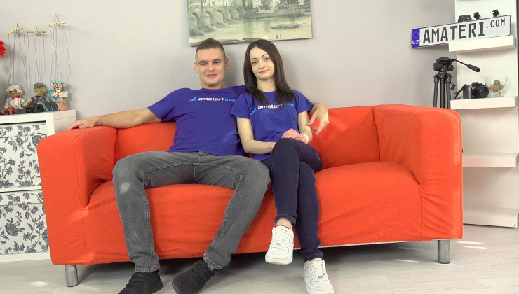 AmateriPremium – Lola Rose – A horny guy wants to show off a new girlfriend