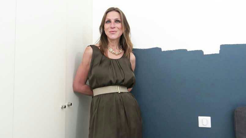 jacquieetmicheltv – The sexual emergency of Sixtine, 38, continues …