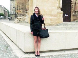 jacquieetmicheltv – Emmanuelle’s big leap, 28 years old!