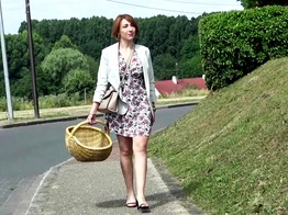 jacquieetmicheltv – Julie, tarte taratin and sodomy!