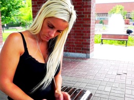 jacquieetmicheltv – Pamela, an irresistible atomic bomb!
