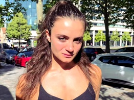 jacquieetmicheltv – Claire, 22, takes a test with Verena and David!