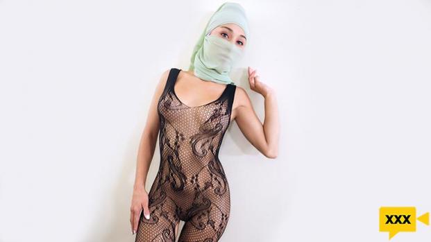Perv Mom – Cali Lee – Underneath the Hijab