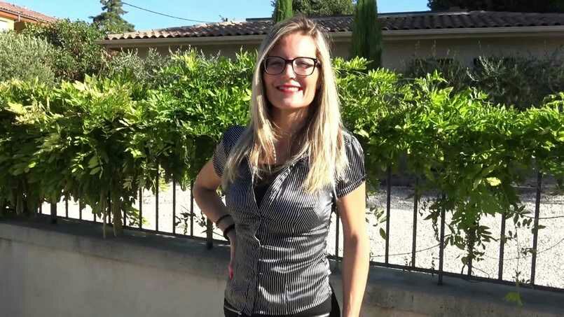 jacquieetmicheltv – Jessy, 36, secretary in Fréjus!