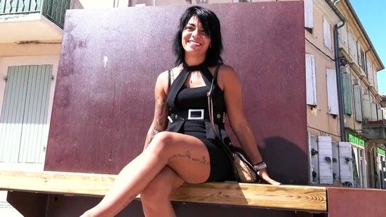 jacquieetmicheltv – In the realm of lust with Alicia, 26 years old …