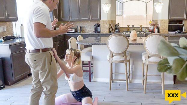 Step Daughter’s Instant Orgasm – Jessie Saint