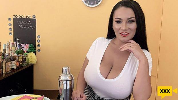 Scoreland – Helen Star – Happy Hour With Helen Star