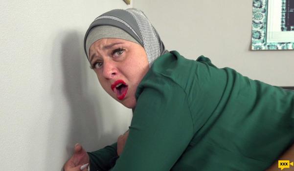 SexWithMuslims – Monika S – Muslim wife tries a cock cigarette – E112