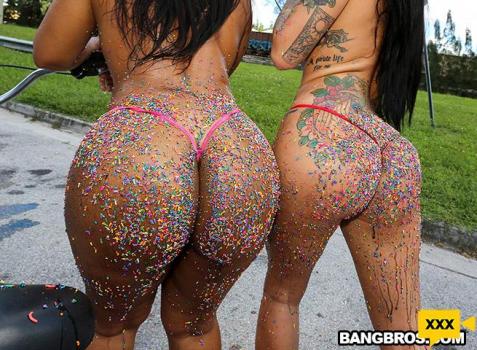 Ass Parade – Rose Monroe & Lilith Morningstar – The Big Booty Sweet Tooth