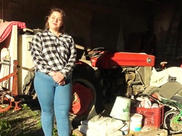 jacquieetmicheltv – Anaïs, 22 years old, student from La-Fare-les-Oliviers (13)!