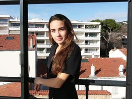 jacquieetmicheltv – Natalia, 19, enters the lion cage …