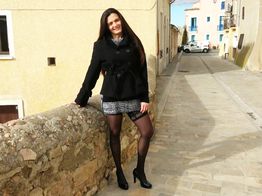 jacquieetmicheltv – Marina, always ready to go!