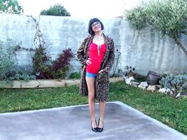 jacquieetmicheltv – Candy, 19, dancer in a cabaret in Paris!