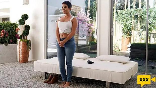 CastingCouchHD – Nicole – Big Ass Girl Does Anal and Gets Creampied!
