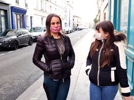 jacquieetmicheltv – Margot rubs against Luna …