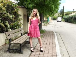 jacquieetmicheltv – Sally, 18, language student in Lyon!