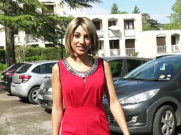 jacquieetmicheltv – Assia, 25, receptionist!