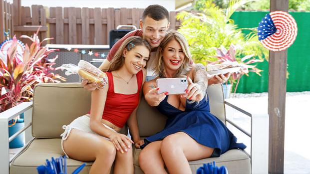 MylfXTeamSkeet – Lolly Dames – 4th of July Wiener