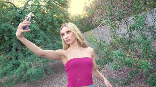 Bang! Trickery – Jazmin Luv Finds Her Lost Dog With Help Of A Stranger