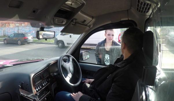 SexInTaxi – Olivia Sparkle – Looking at the money she threw away the barriers – E50