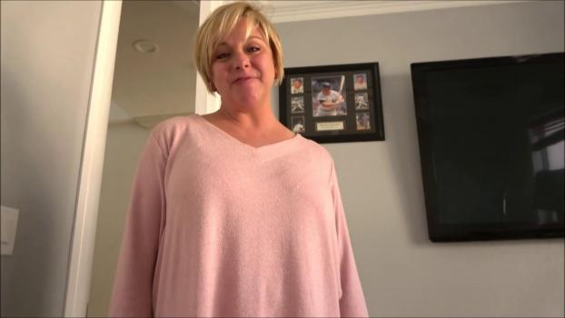 MomComesFirst – Brianna Beach – Meanwhile At Home