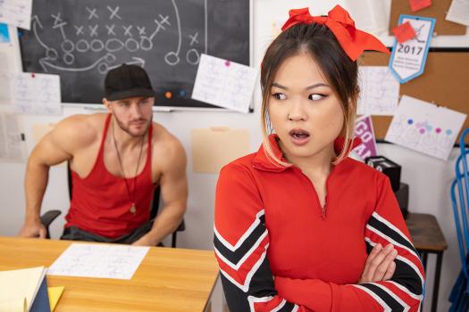 Asian Cheerleaders – Lulu Chu