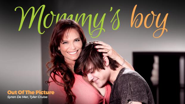 Mommy’s Boy – Syren De Mer – Out Of The Picture
