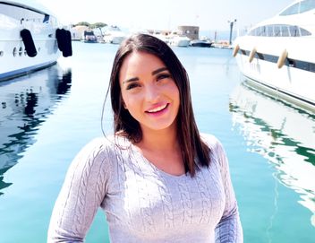 jacquieetmicheltv – Sarah, 21, hostess on a yacht in Saint-Tropez!