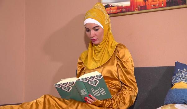 SexWithMuslims – Megan Venturi – Big hard cock instead of a book – E198