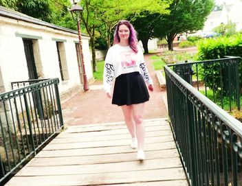 jacquieetmicheltv – Malicia, 24 years old, cam-girl with various talents…