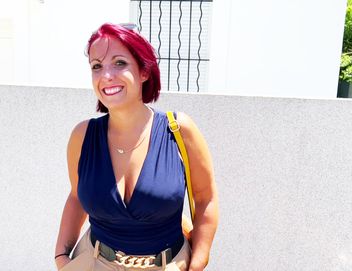 jacquieetmicheltv – Vanessa, 30, executive assistant in Rouen!