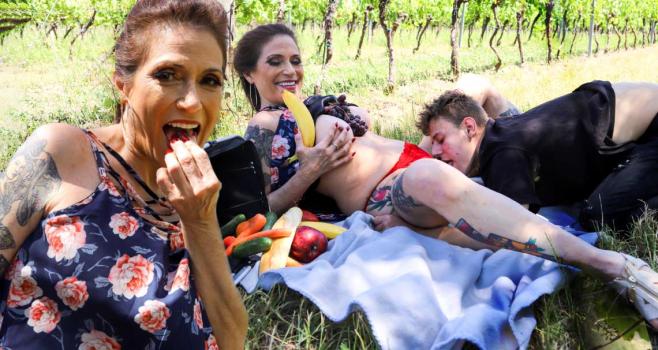 Grand Mams – Melissa Johnson – Picnic Turns Into Raw Sex