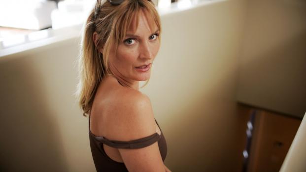 APOVStory – Mona Wales - Burning Down The House