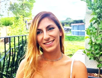 jacquieetmicheltv – Stella, 29, in the heart of the matter!