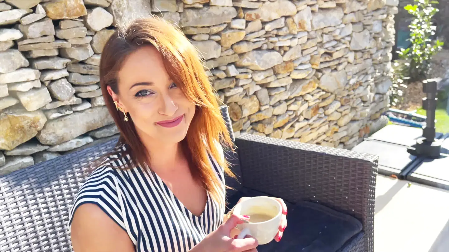 jacquieetmicheltv – Jade, 25, ultra sexy sports coach!