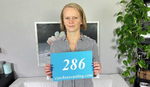 CzechSexCasting – She likes to show off – E286