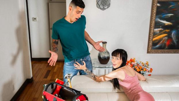 OnlyTeenBlowjobs – Emma Jade - Tipping Method