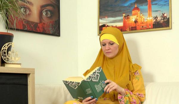 SexWithMuslims – Foxy - A woman in a hijab cheated on her husband – E228