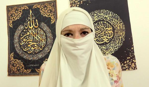SexWithMuslims – Babe in niqab pleases her husband – E232