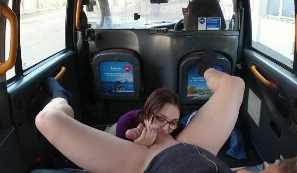 SexInTaxi – Iris Bloom - She licked his ass to have change for the train