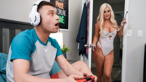 FillUpMyMom – Tiffani Madison - She Craves Cum Inside Her