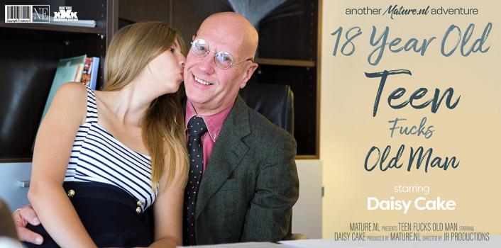 MatureNL – 18 year old girl Daisy Cake fucks an old man in his office
